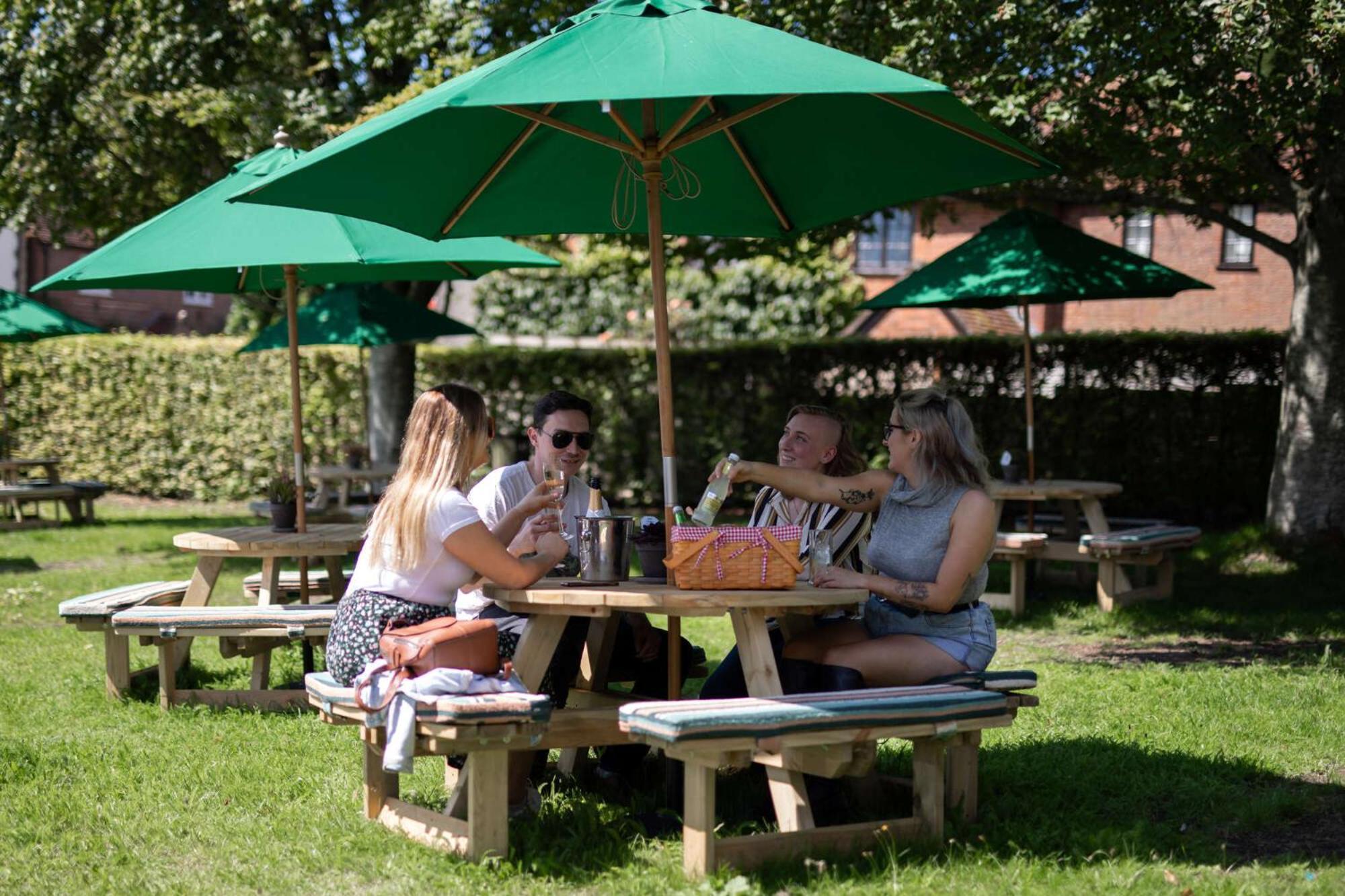 The Lamb Inn Hindon Esterno foto